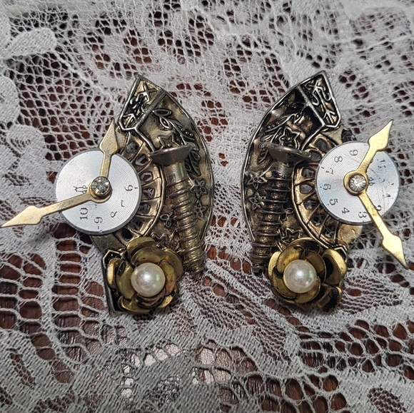 Source Unknown Jewelry - Vintage Steampunk Gear Earrings with Pearl Accents